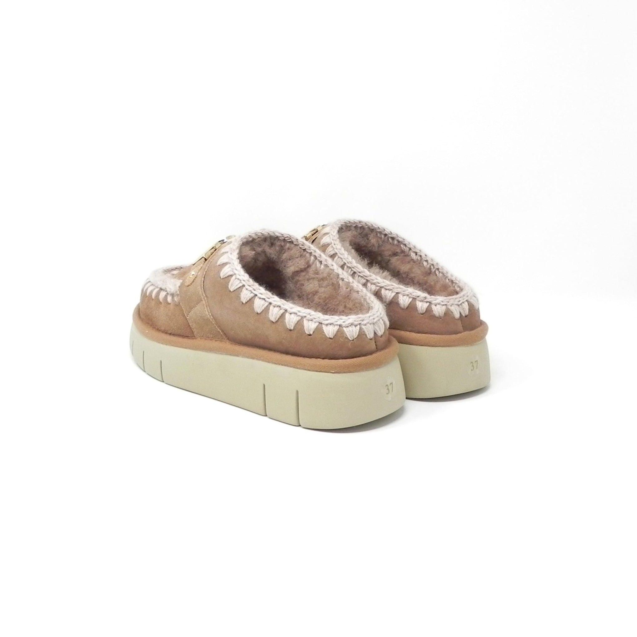 MOU - Bounce clog metal logo