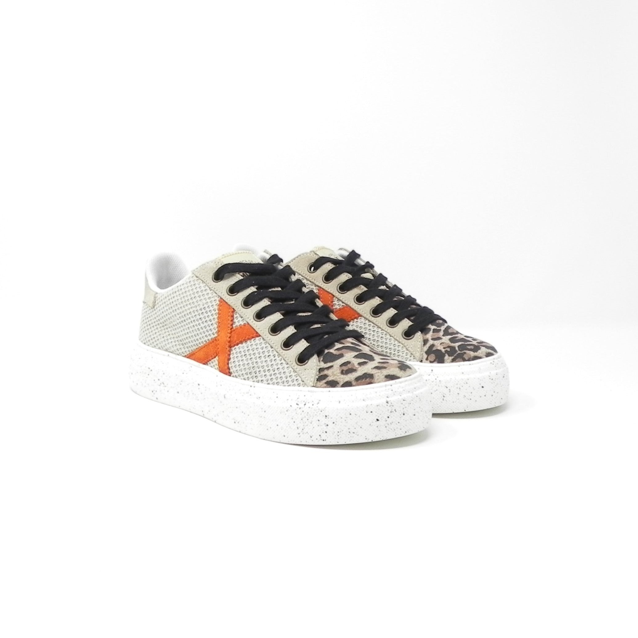 MUNICH - Sneakers