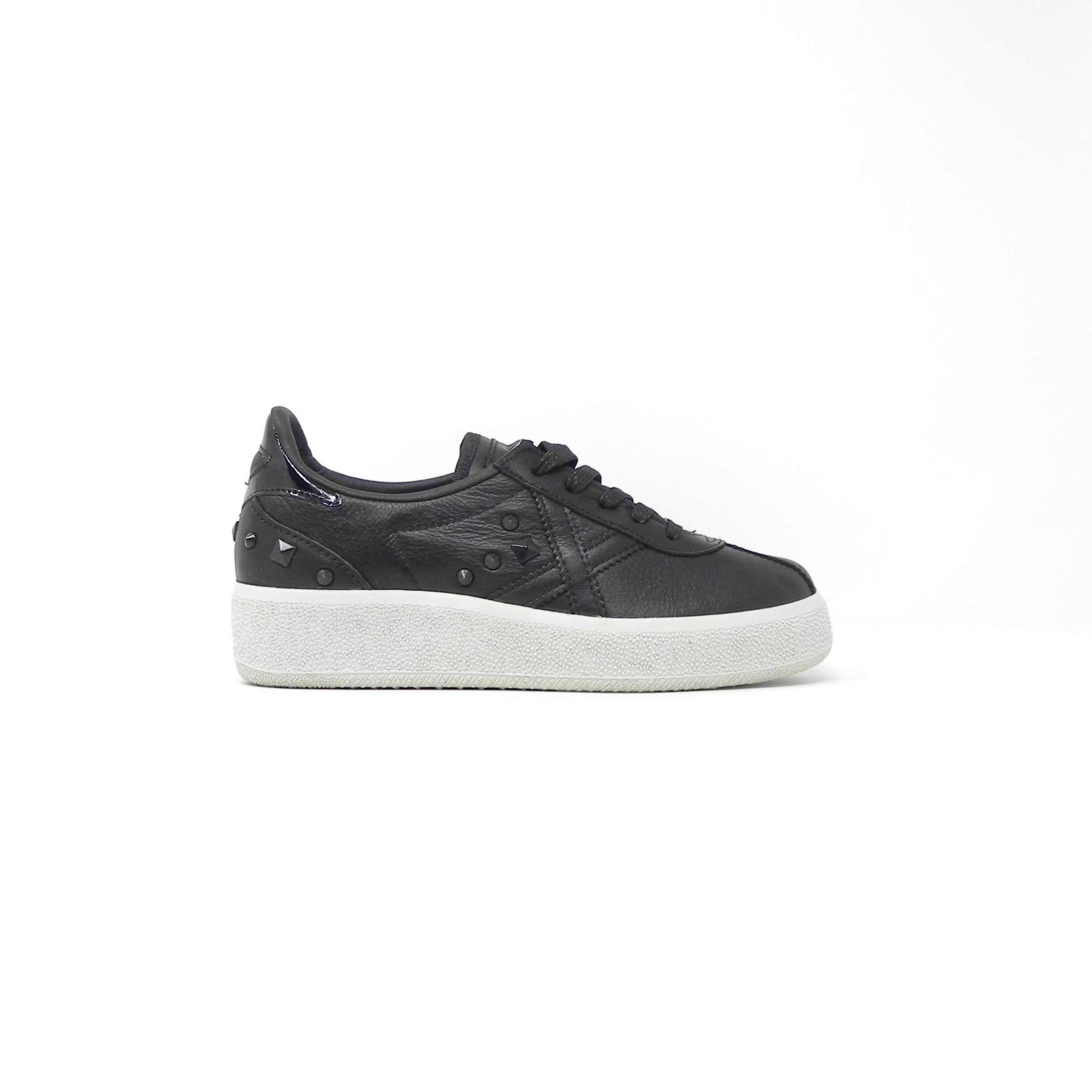 MUNICH - Sneakers