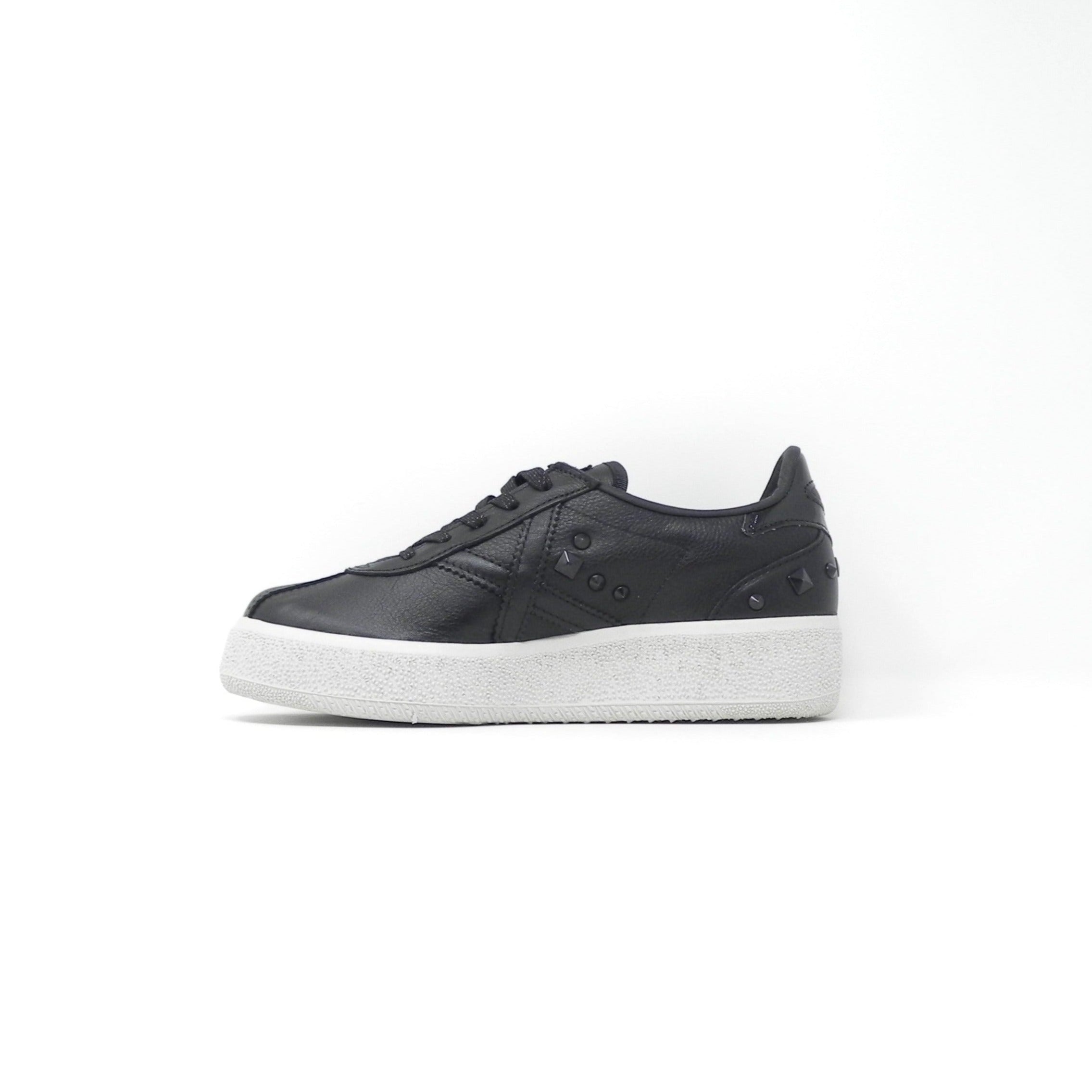 MUNICH - Sneakers