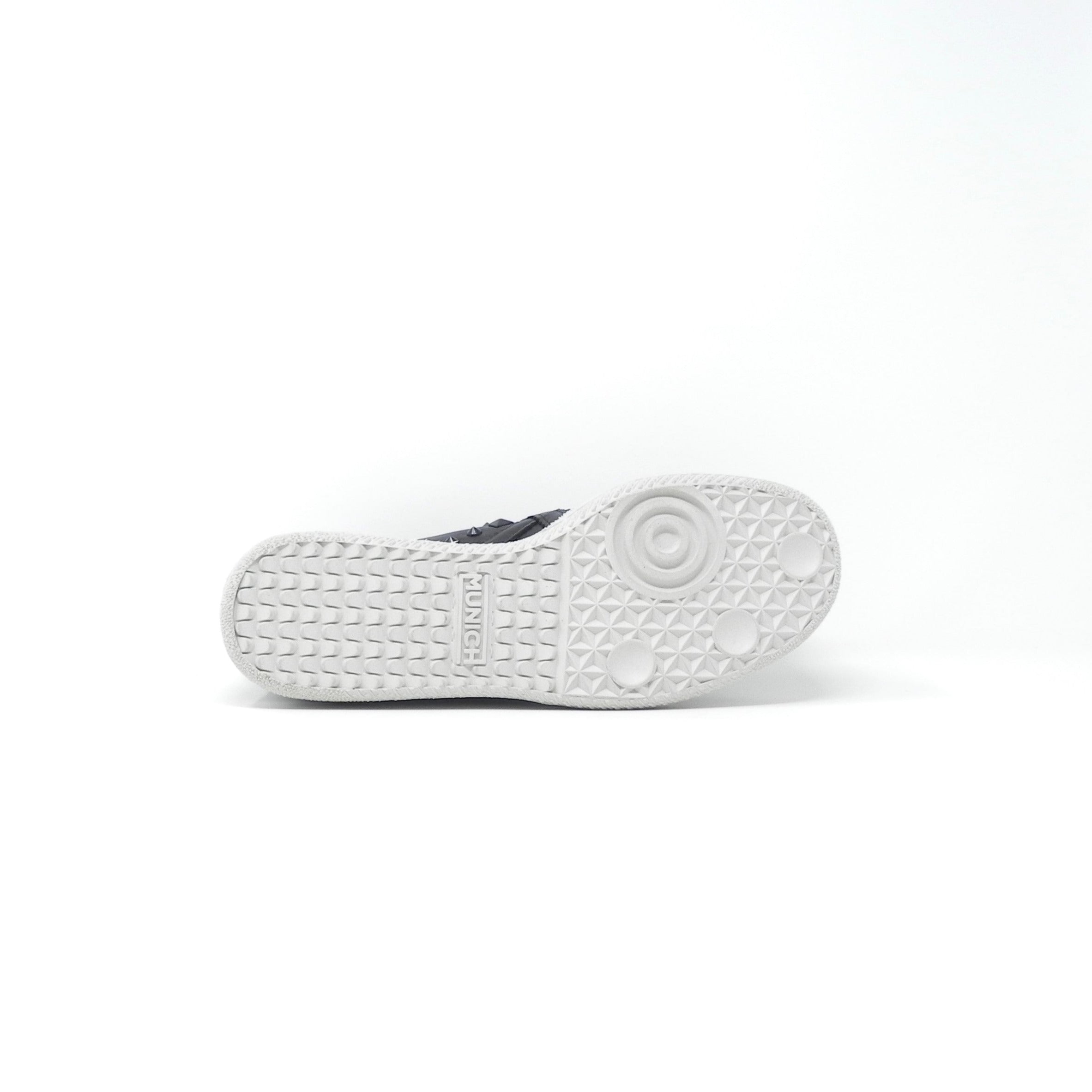 MUNICH - Sneakers